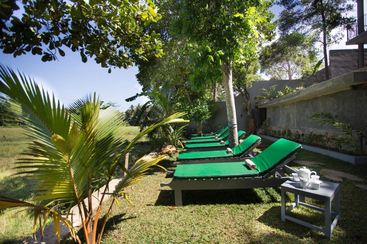 Barefoot Bungalow Hikka ヒッカドゥワ エクステリア 写真